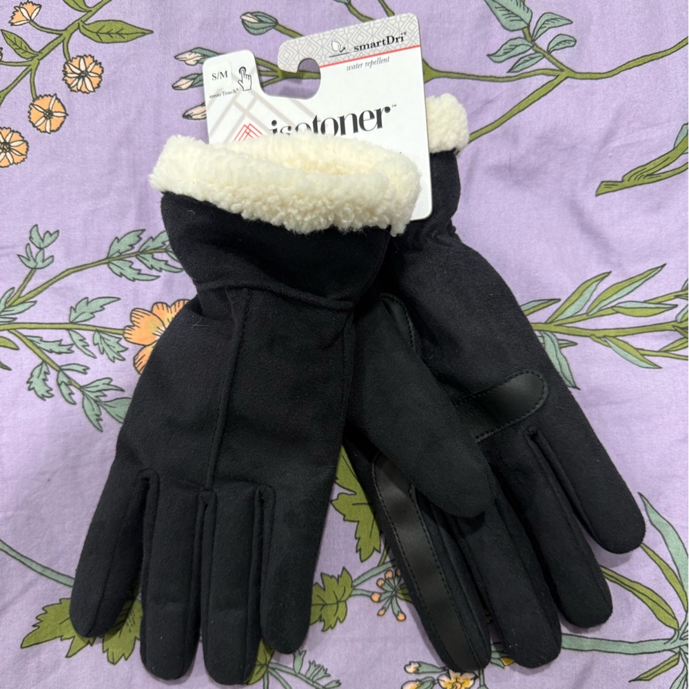 isotoner Black Gloves with Cream Sherpa Cuff